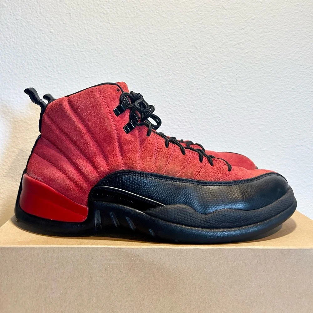AUTHENTIC Jordan 12 Retro Reverse Flu Game size 10.5 CT8013-602 2020 PRE-OWNED